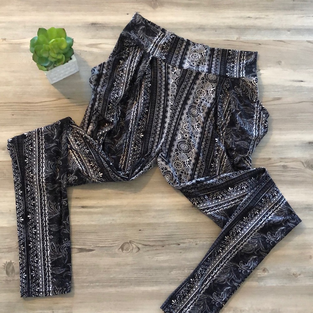 ❗️DARK BLUE/BLACK PANTS-SZ LARGE❗️